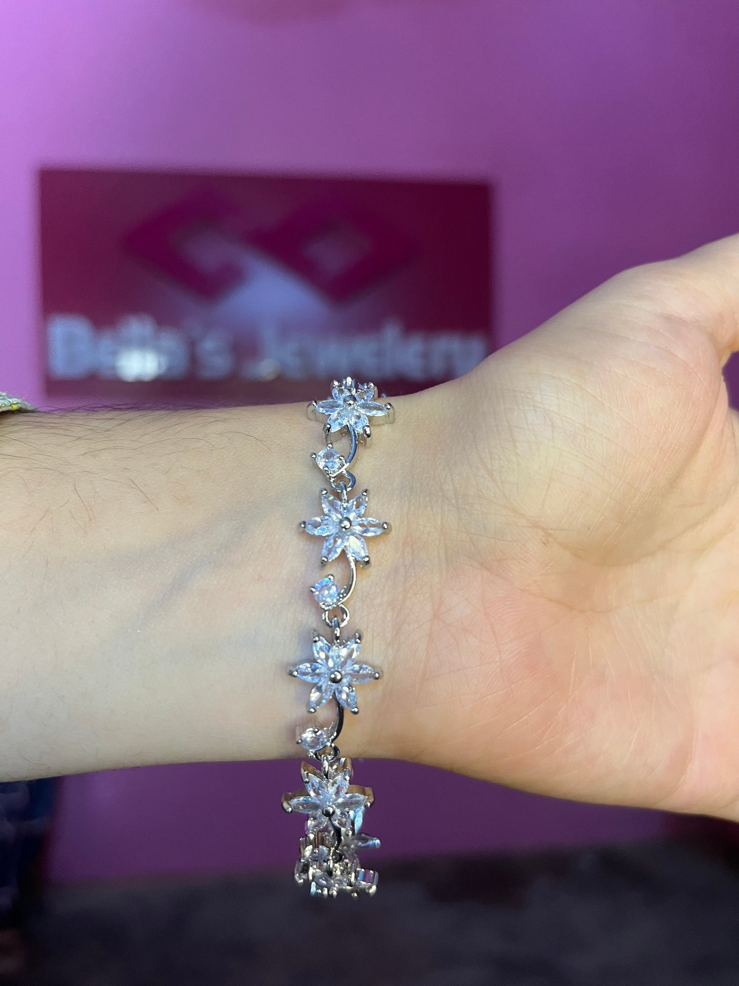 White Flower Silver Stone Bracelet