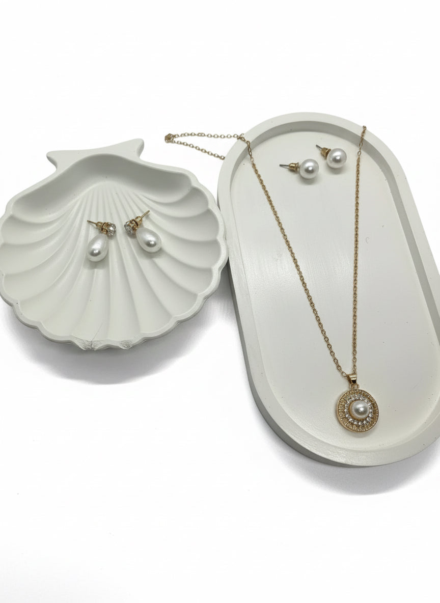 Fresh Water Pearl Necklace With Two Earrings Set