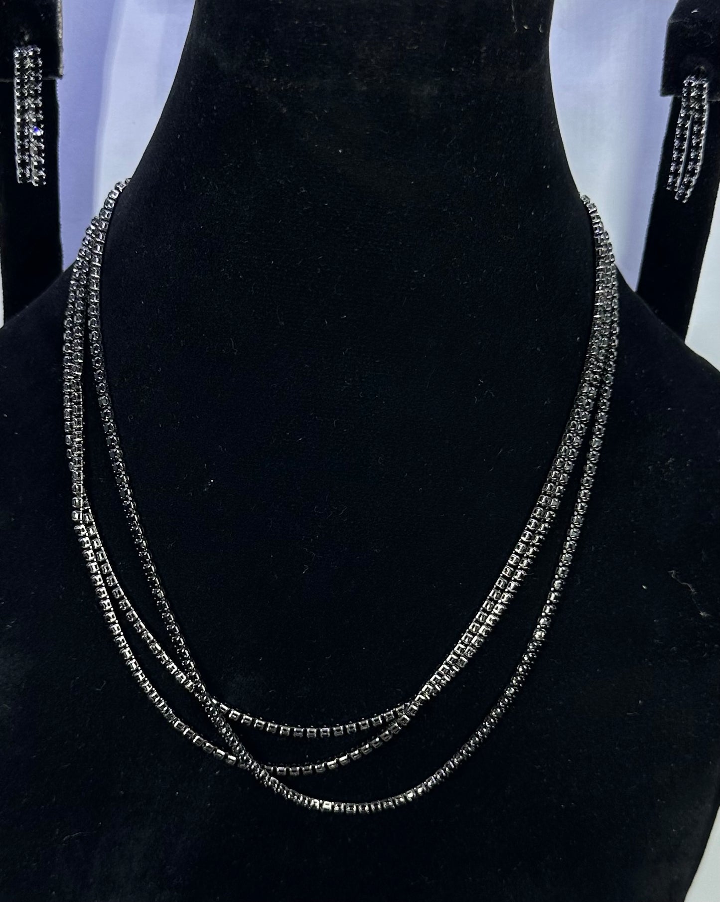 Pretty Sleek Black Beaded Necklace