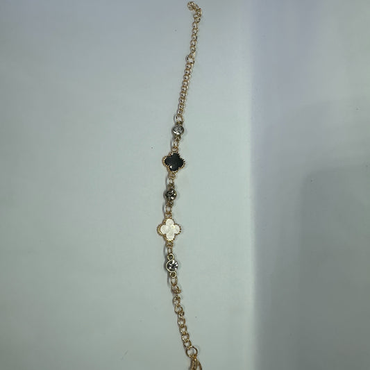 New trending clover bracelet