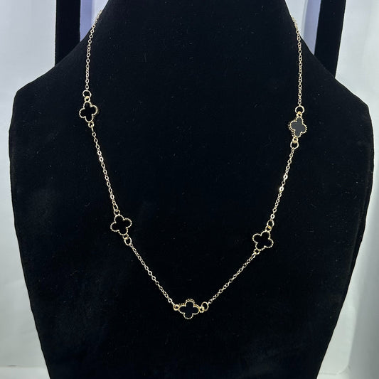 New trending clover necklace