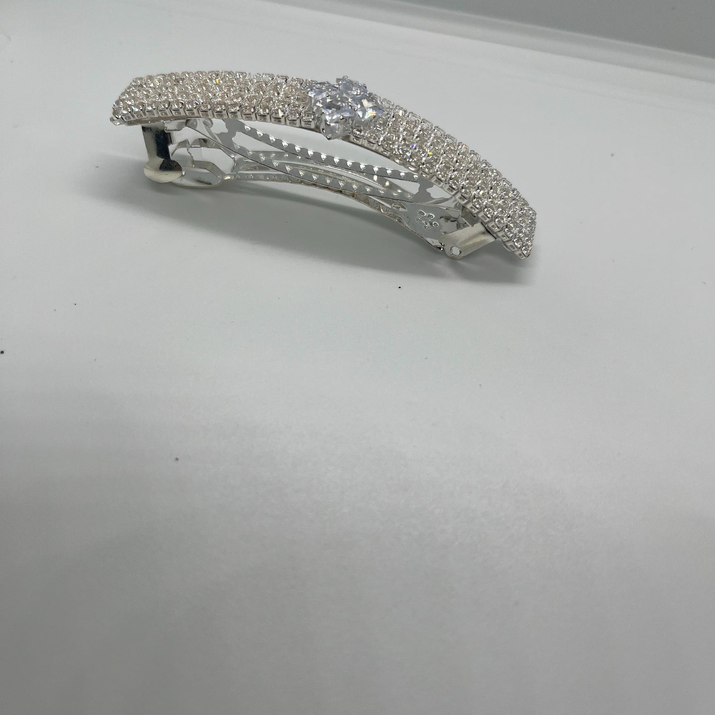 Sweet Pearl Rhinestone Butterfly Glisten Clip Back Head Korea