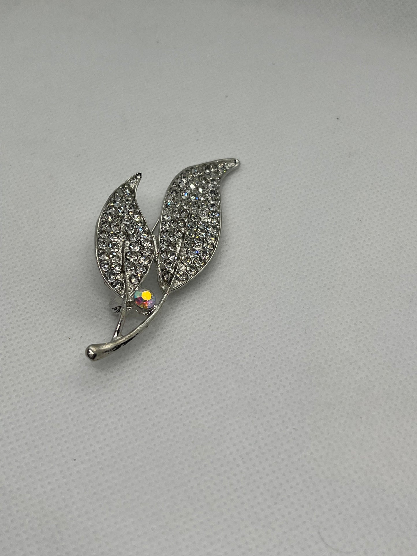 Leave Style Brooch