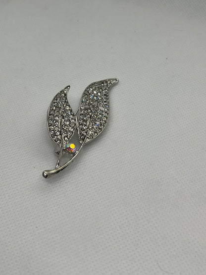 Leave Style Brooch