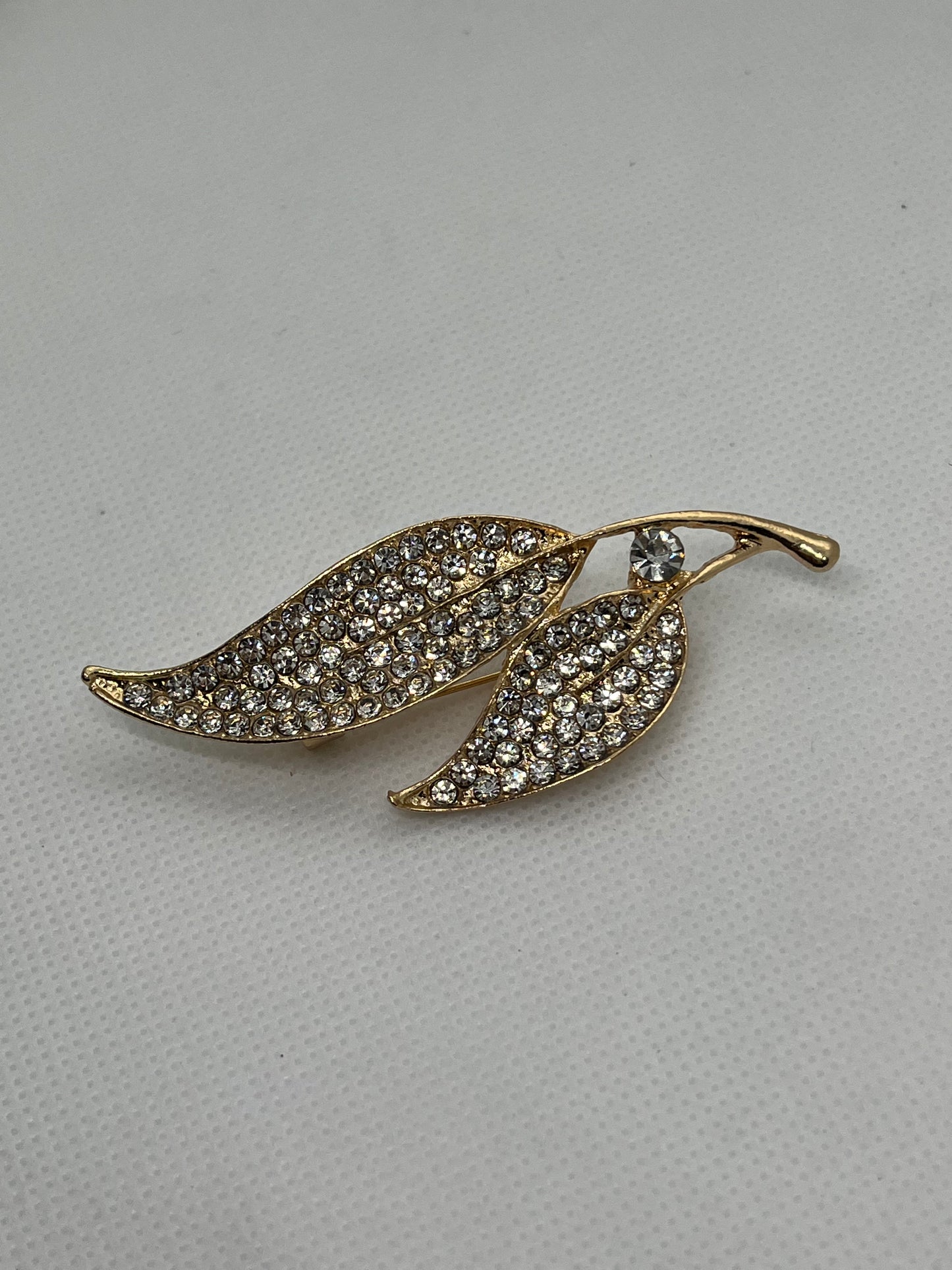 Leave Style Brooch