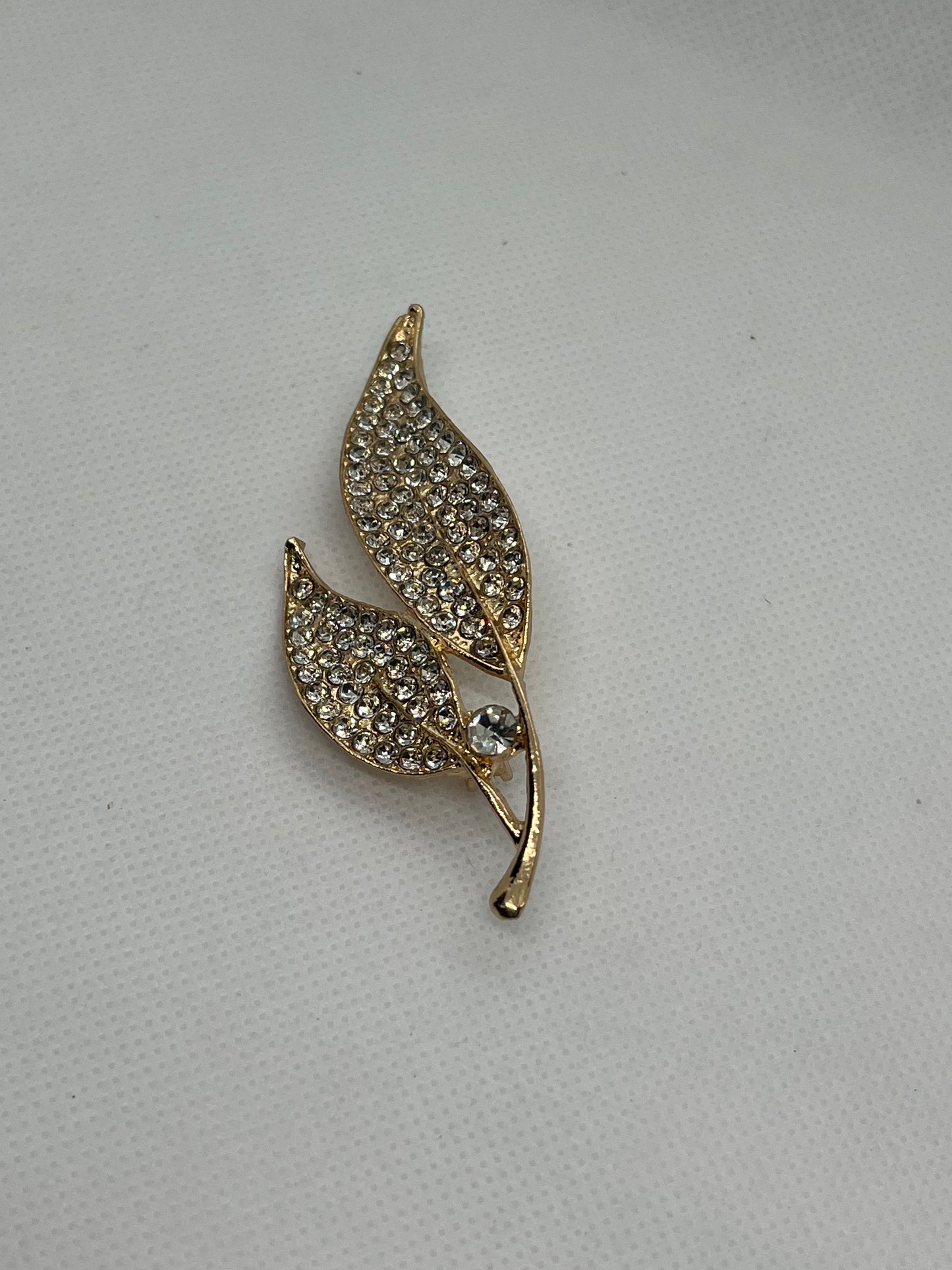 Leave Style Brooch