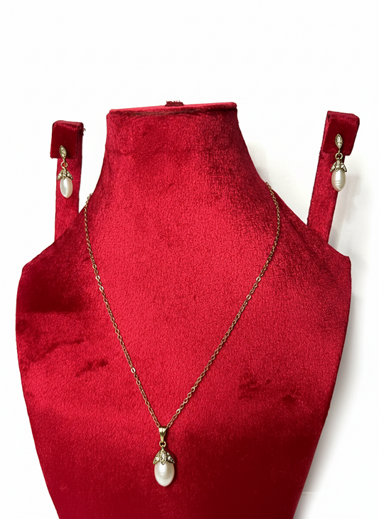 Radiant Frost Teardrop Necklace and Earrings Set