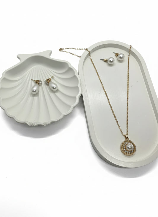 Fresh Water Pearl Necklace With Two Earrings Set