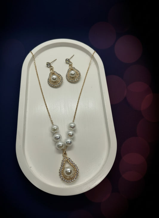 Gold Pearl & Rhinestone Teardrop Necklace Earrings Set