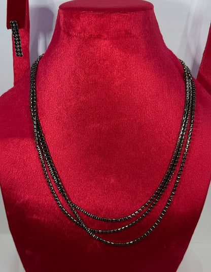 Pretty Sleek Black Beaded Necklace