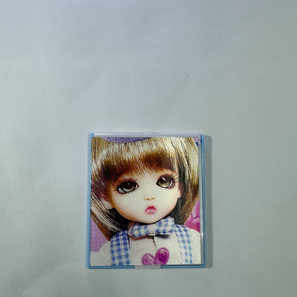 Pocket mirror with dolls